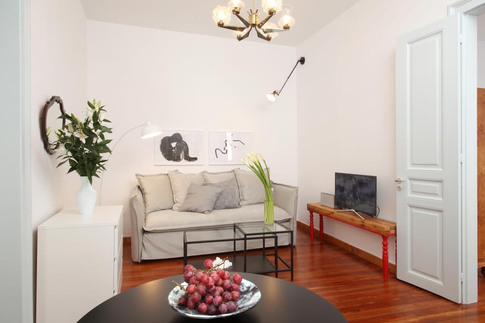 TV and multimedia, Balcony/Terrace, Living room, Seating area, Dining area, City view, Supermarket/grocery shop