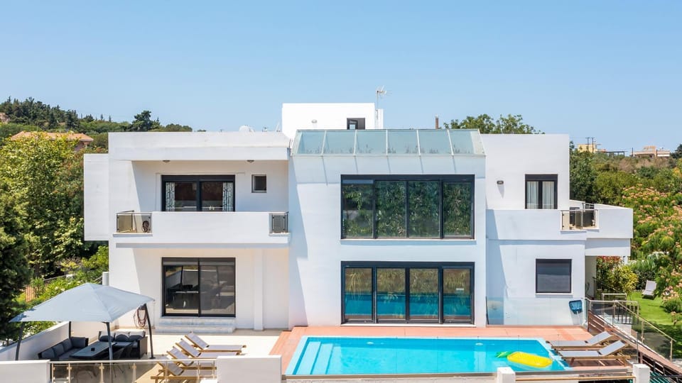 Property building, Swimming pool