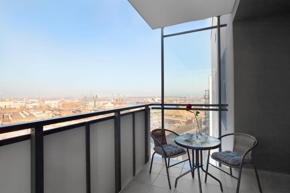 Balcony/Terrace, City view, Street view