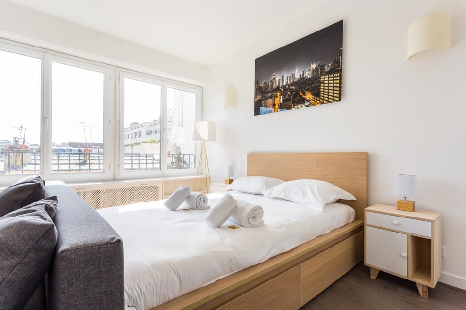 Bed, Photo of the whole room, Bedroom