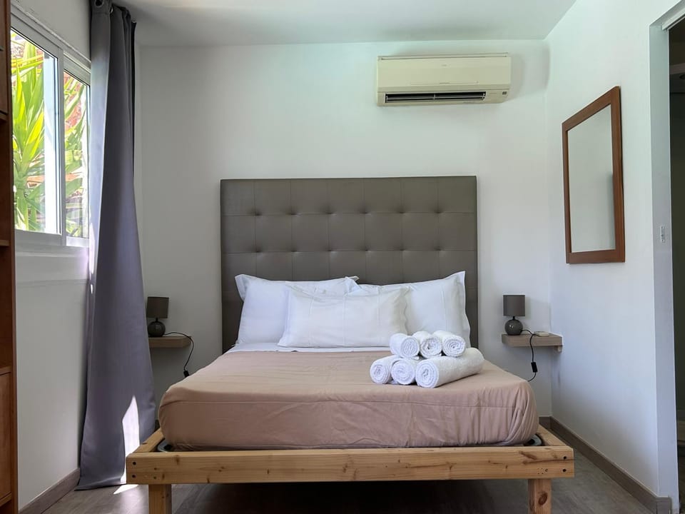 Bed, Photo of the whole room, Bedroom, towels, air conditioner