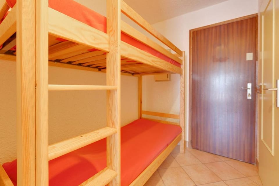 bunk bed