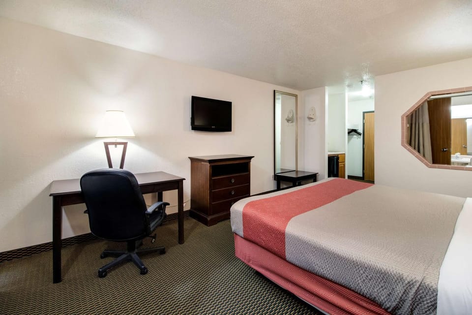 Photo of the whole room, On site