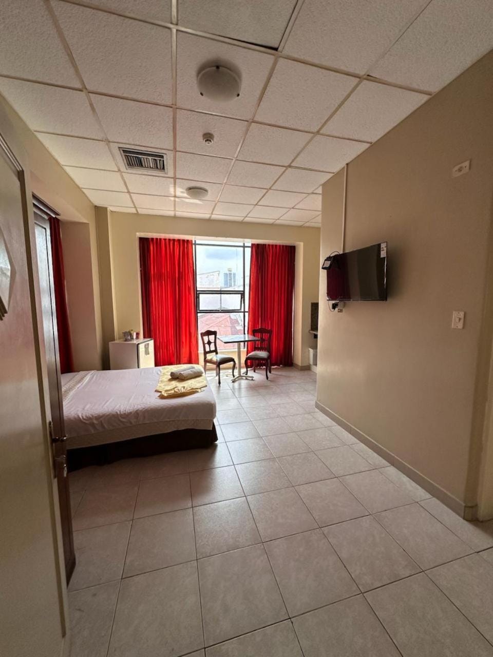 Restaurant/places to eat, Bed, Casino, TV and multimedia, Kitchen or kitchenette, Evening entertainment, Bedroom, Breakfast, Continental breakfast, ATM, internet, internet, safe, soundproof, trouser press, laundry, kitchen