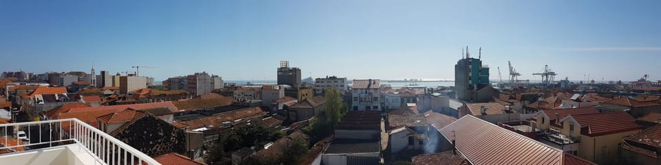 Property building, Nearby landmark, Spring, Off site, Day, Balcony/Terrace, Beach, Beach, City view, Sea view, Street view