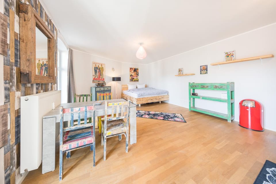 Living room, Dining area, Bedroom