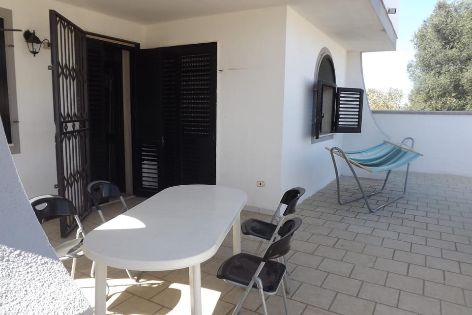 Day, Dining area