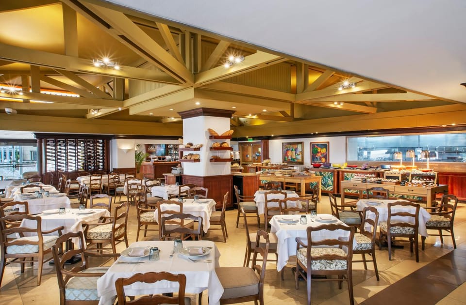 Restaurant/places to eat, Dining area, Lunch, Dinner