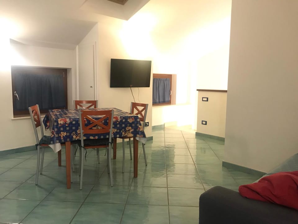 TV and multimedia, Living room, Dining area