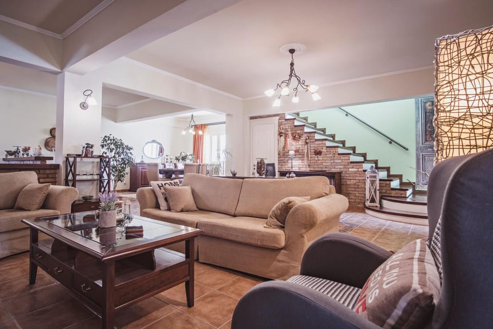 Living room, Seating area