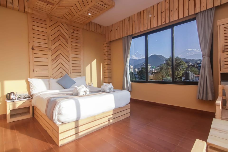 Photo of the whole room, Bedroom, Mountain view