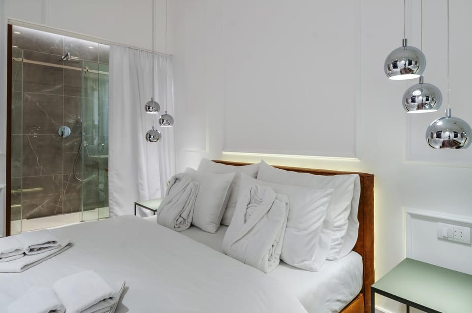 Bed, Bathroom