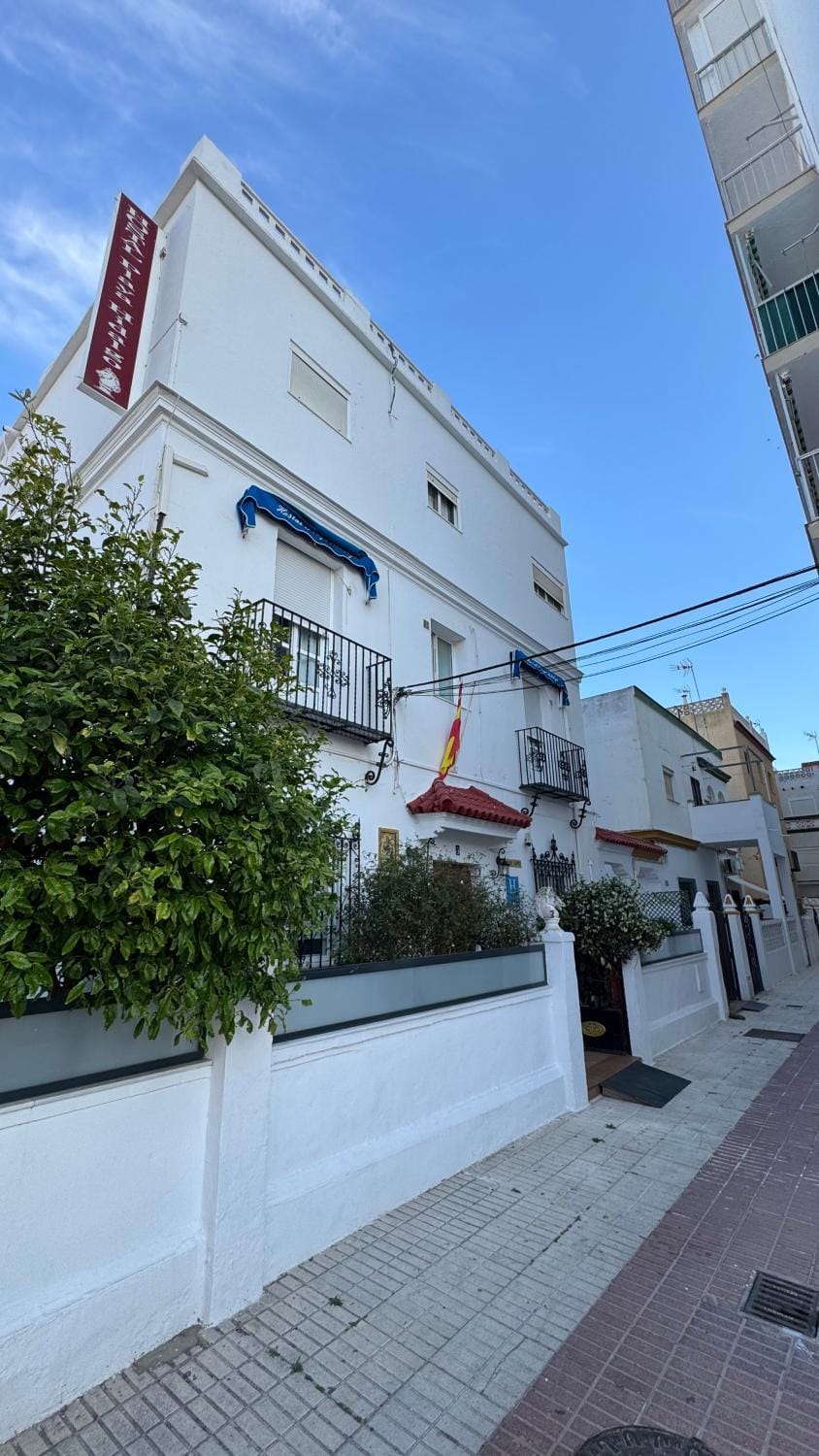 Hostal Playa Hidalgo Bed and Breakfast in Rota
