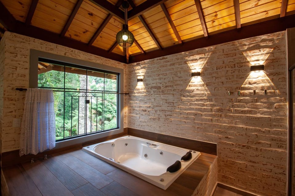 Hot Tub, Bath