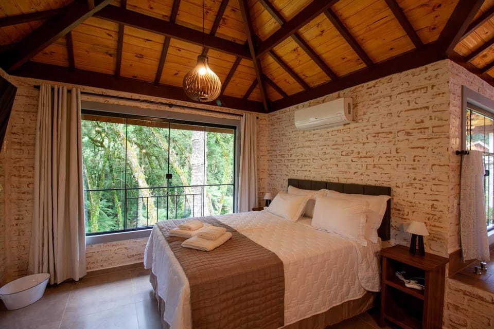 Bed, air conditioner