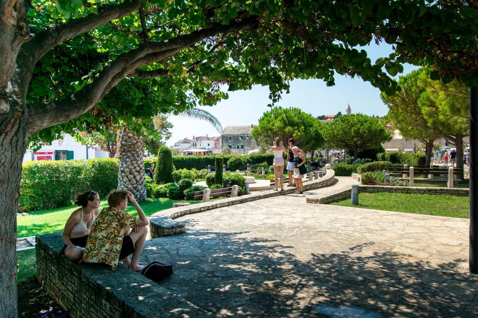 Nearby landmark, Garden view, Location