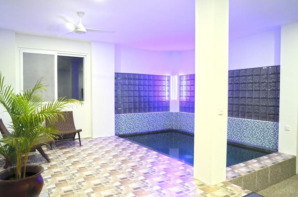 Swimming pool, Swimming pool