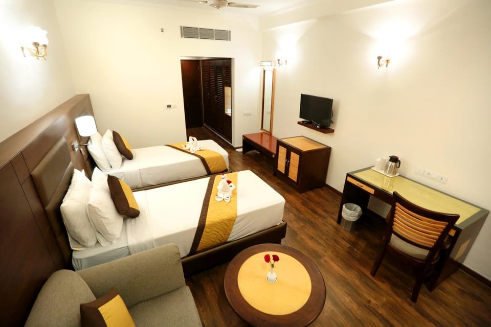 Hotel Meraden Grand Hotel in Varanasi