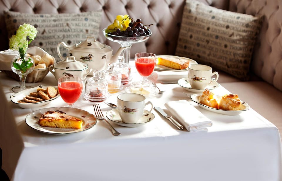 Food and drinks, Breakfast, Continental breakfast