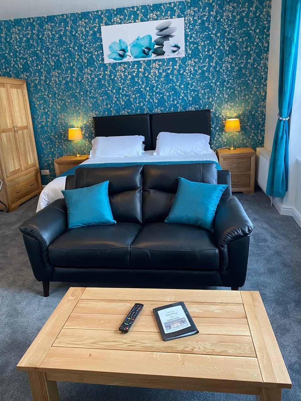 Photo of the whole room