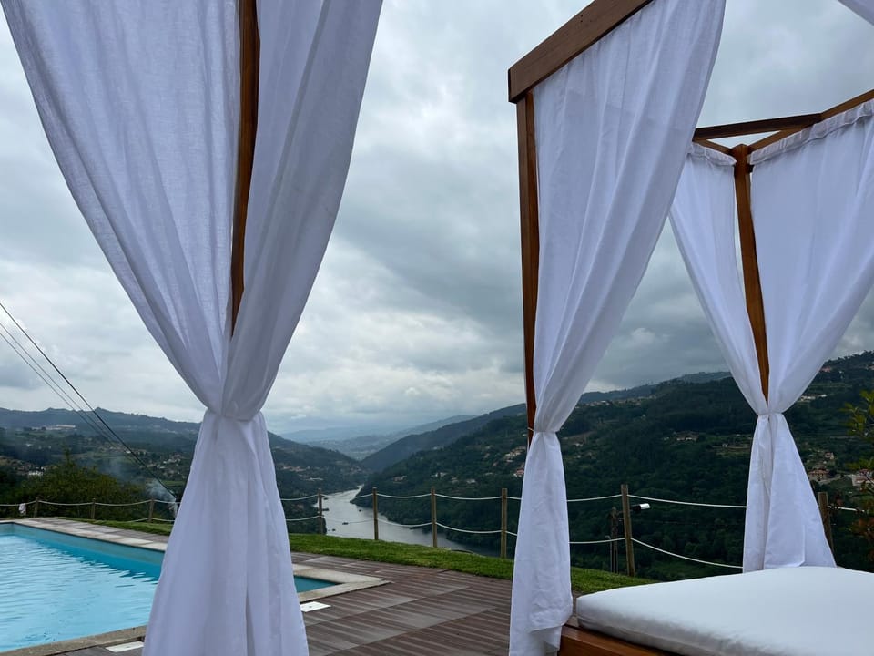 Quinta de Catapeixe Douro River House in Porto District