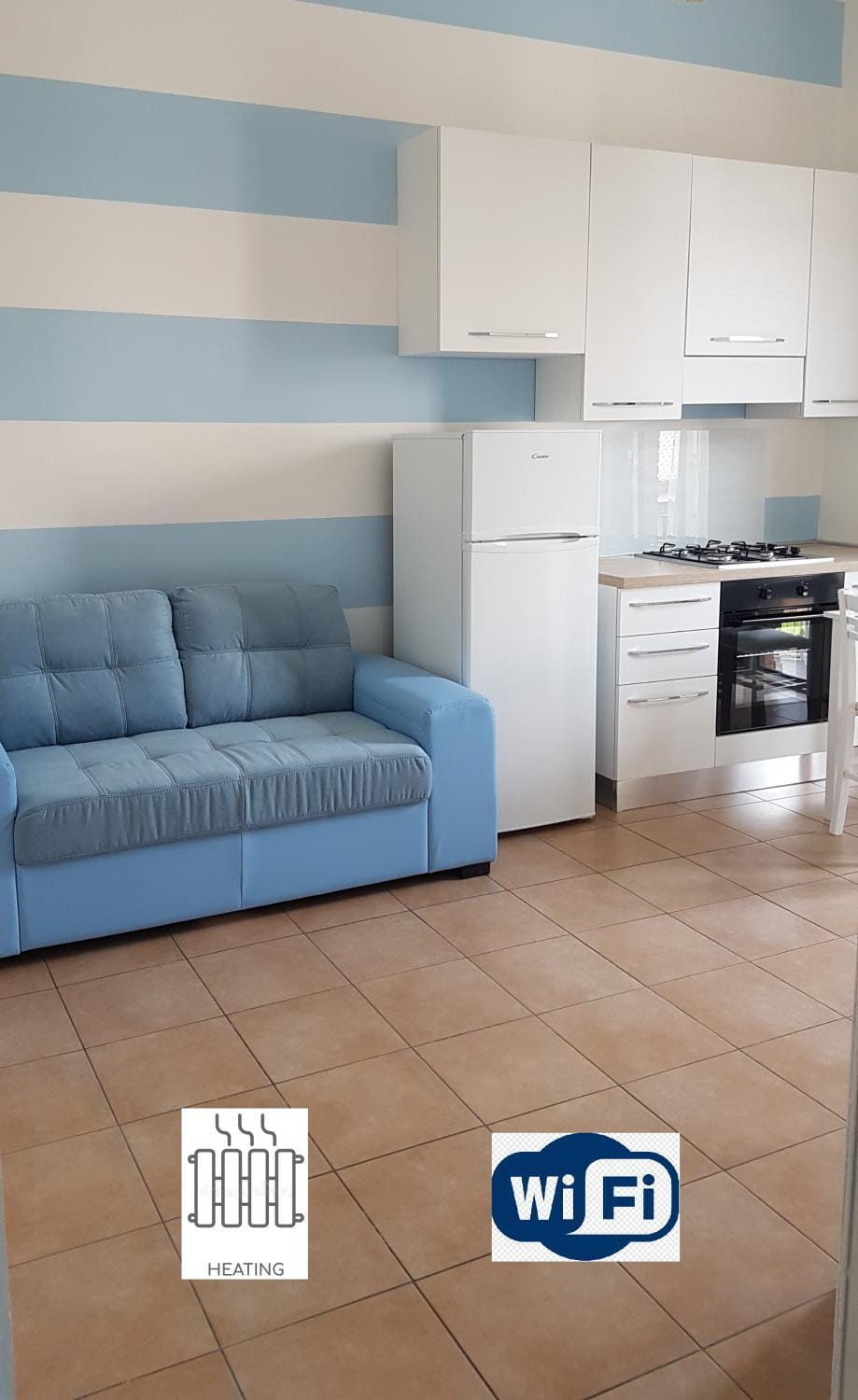 Kitchen or kitchenette, Living room