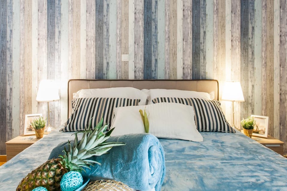 Bed, Photo of the whole room