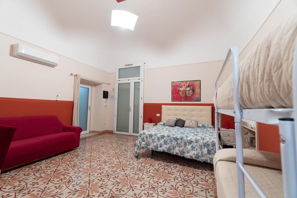 Bed, Photo of the whole room, Bedroom, air conditioner