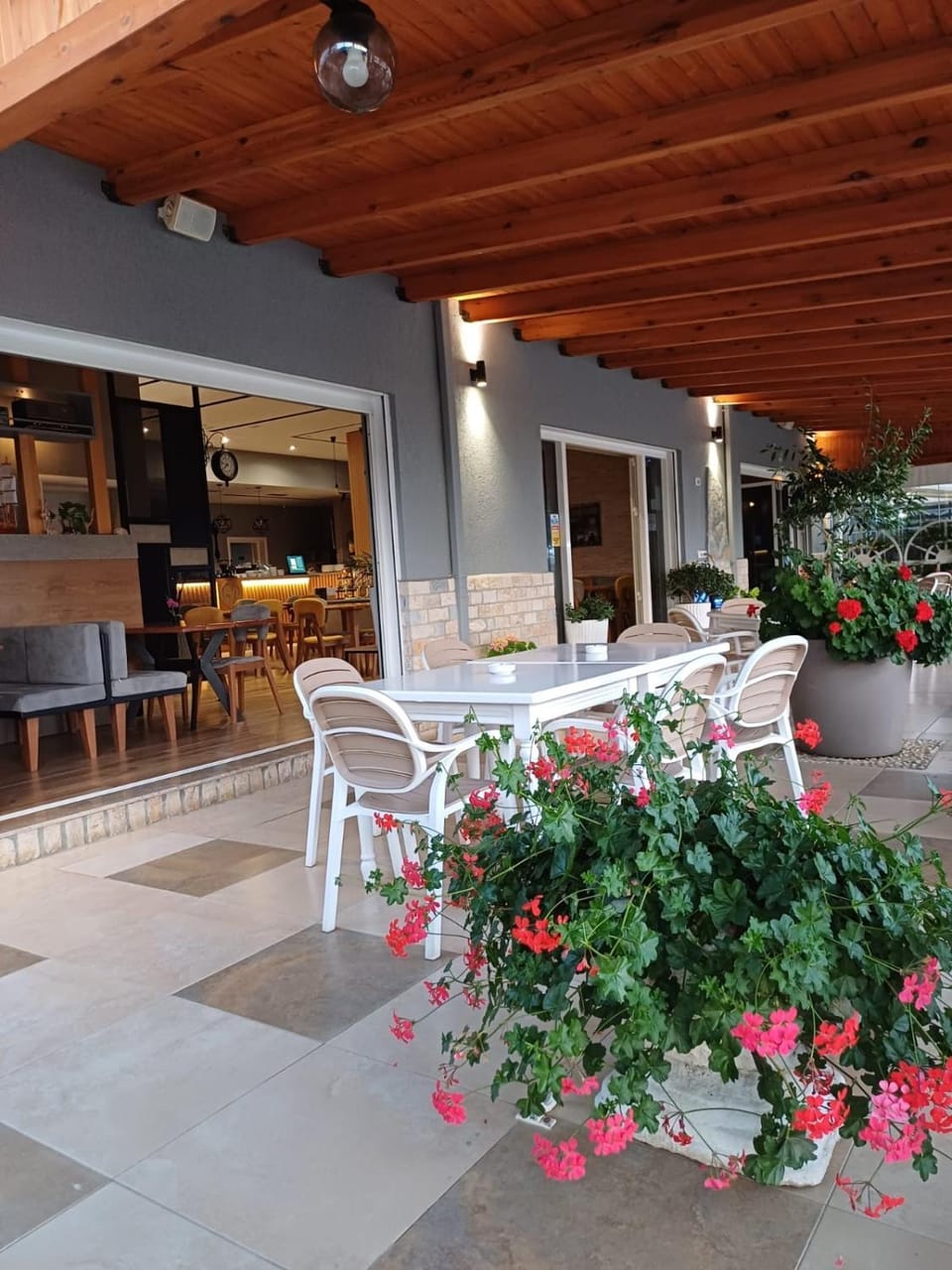 Hotel Niagara Hotel in Tirana County, Albania
