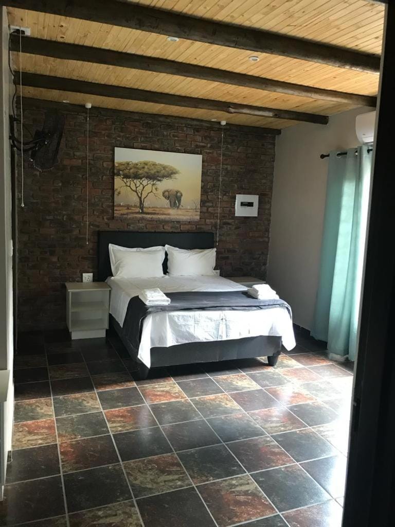 Kruger Wild Dog Inn House in South Africa