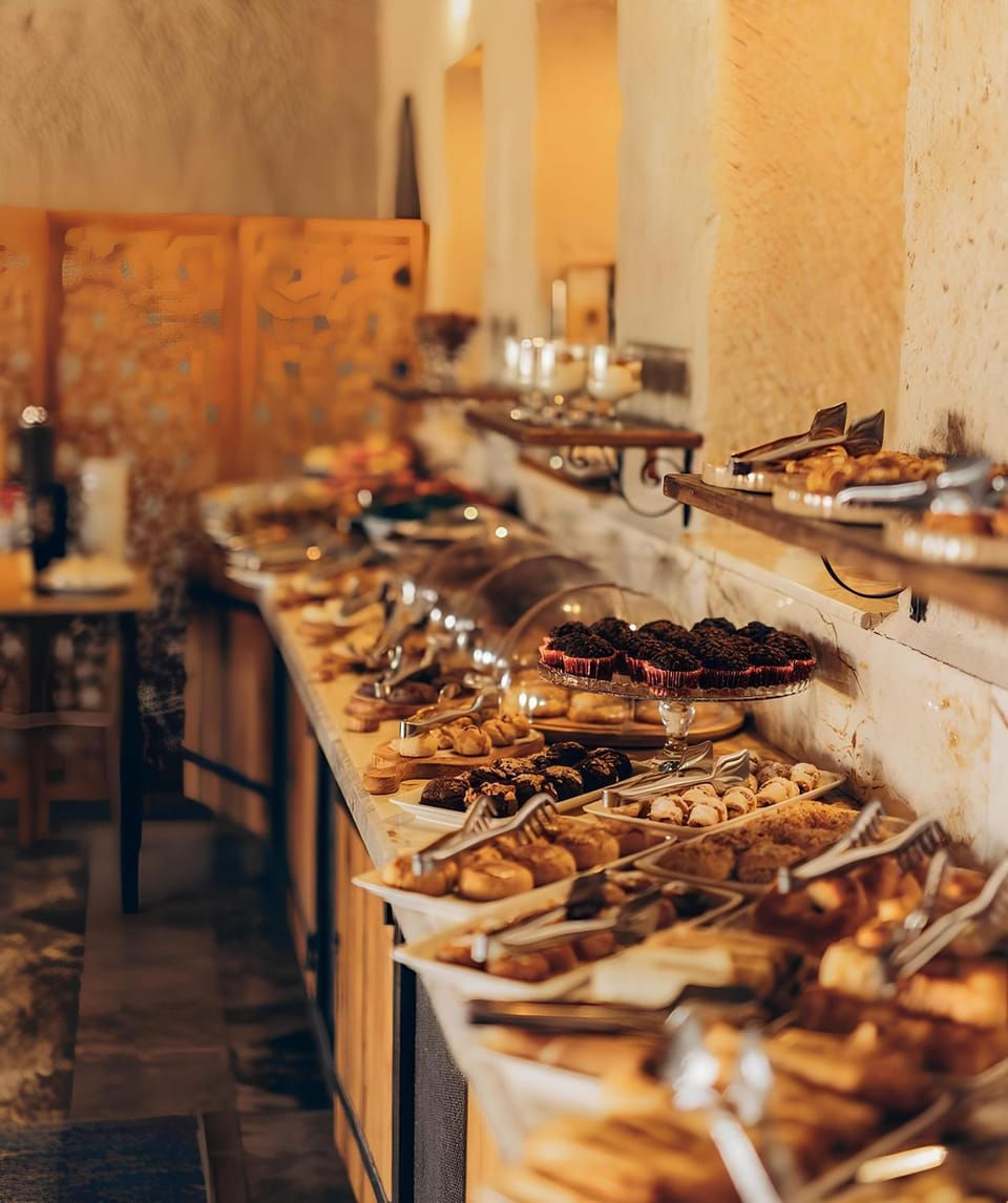 Restaurant/places to eat, Buffet breakfast