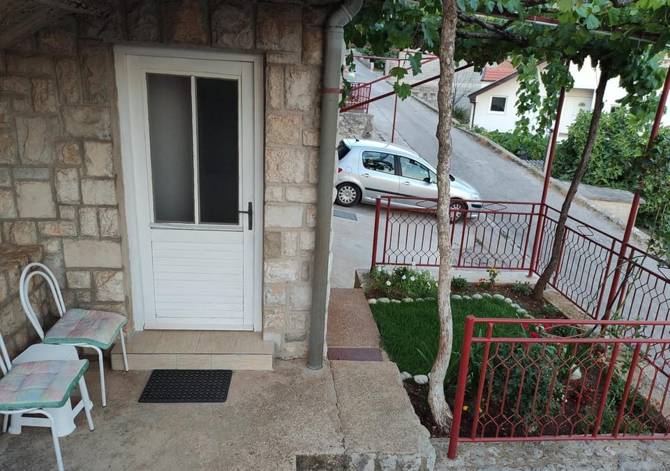 Patio, Facade/entrance, Balcony/Terrace, Parking