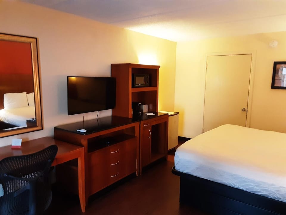 Econo Lodge Inn & Suites Griffin North Hotel in Griffin