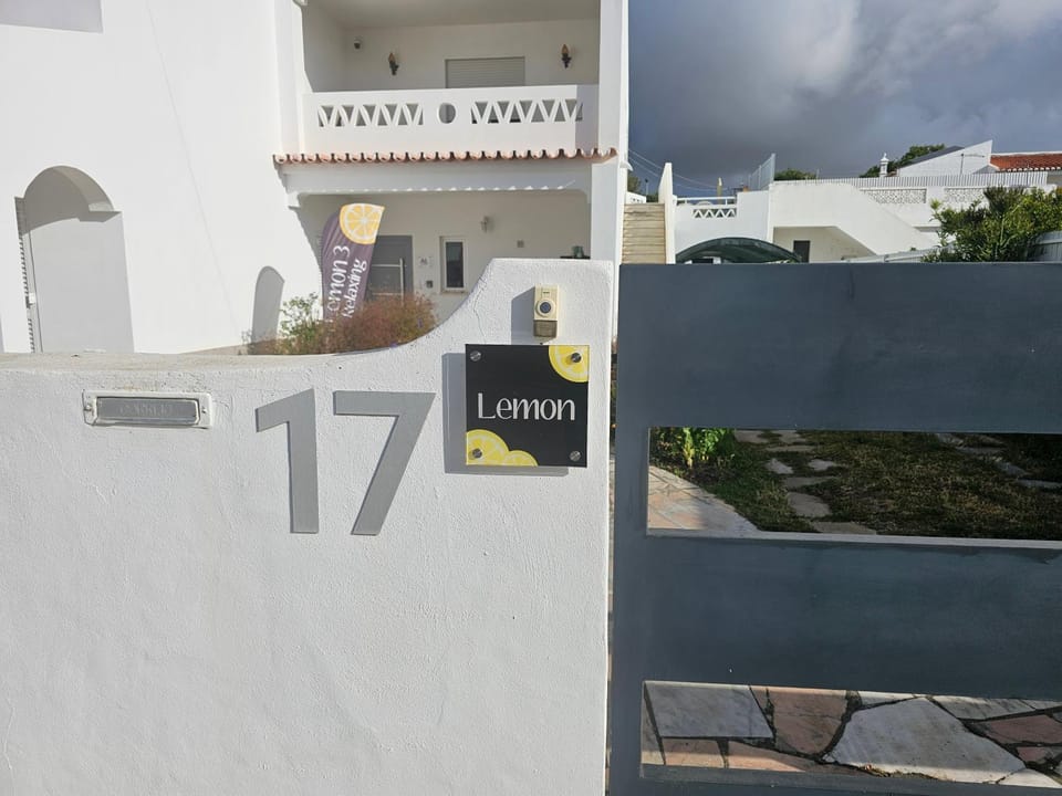 Lemon Tree Relaxing Guesthouse Bed and Breakfast in Lagos