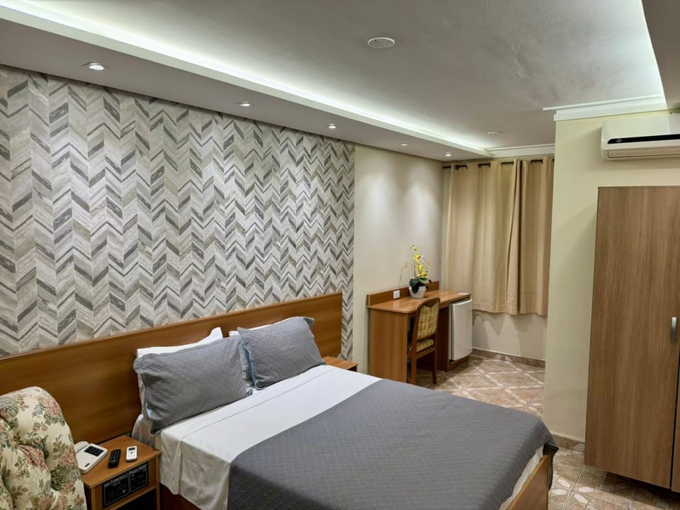 Bed, Bedroom, air conditioner