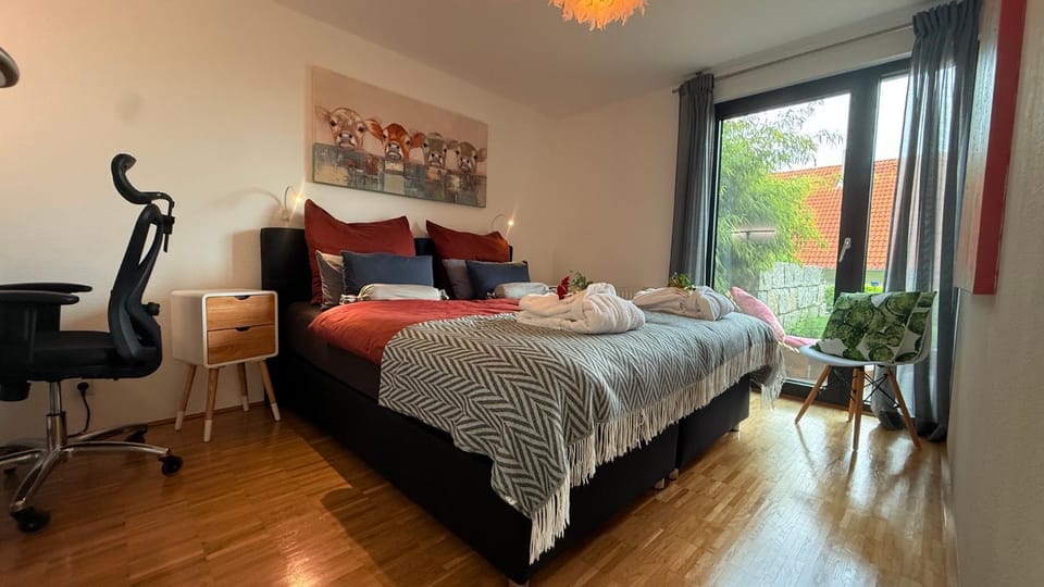 Bed, Bedroom