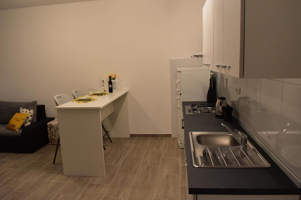 Kitchen or kitchenette, Living room