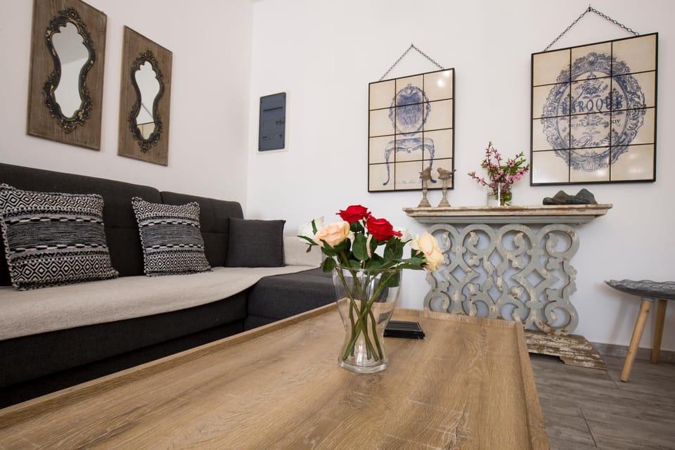 Living room, Decorative detail