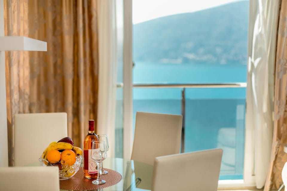 Dining area, Sea view