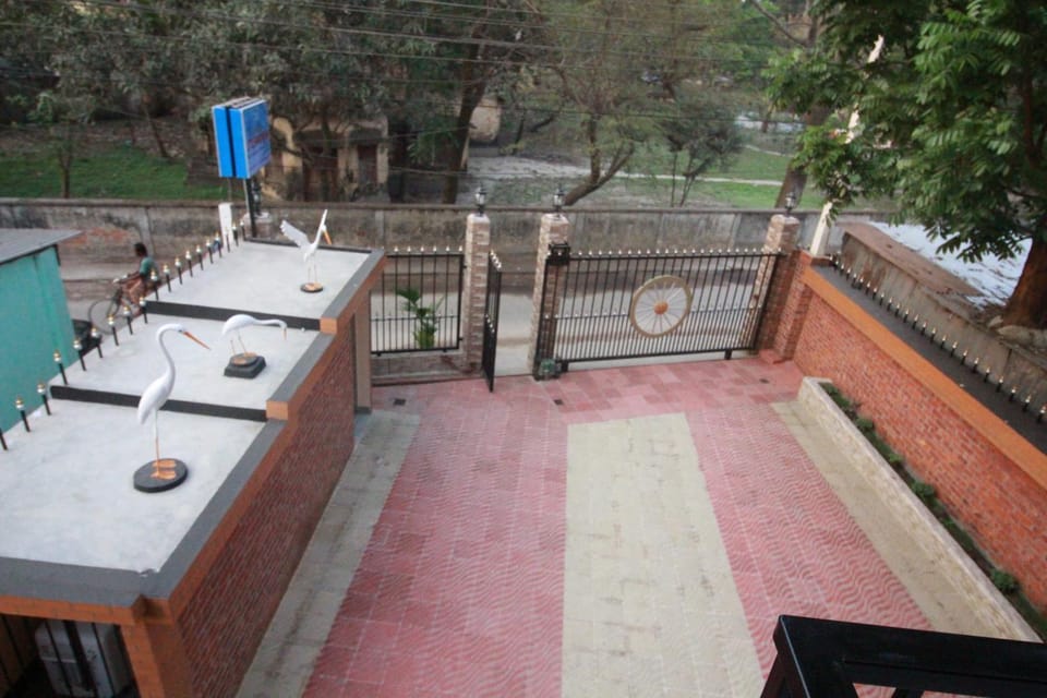 Facade/entrance