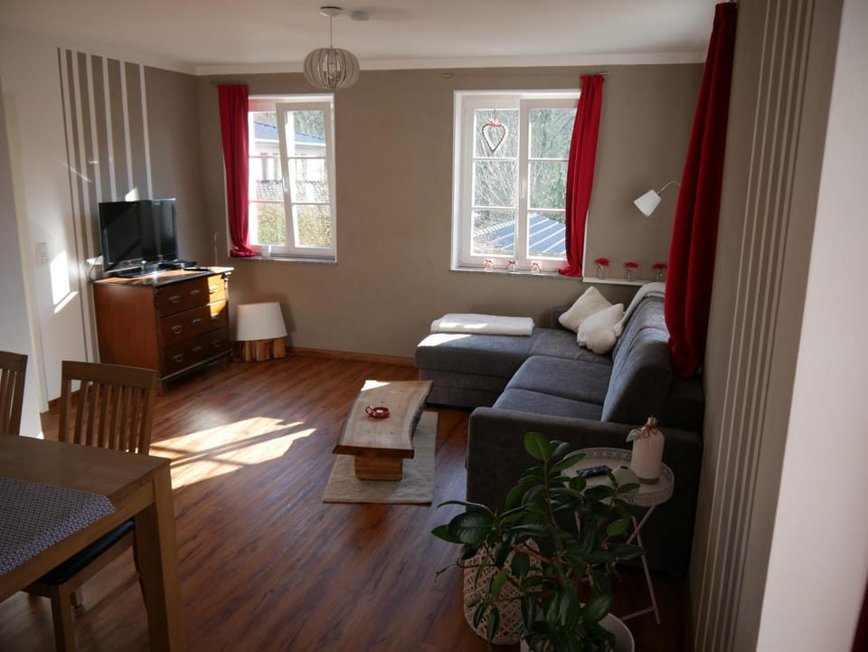 TV and multimedia, Living room, Photo of the whole room, hair dresser