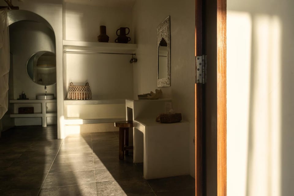 Cabana - Boutique Beachfront Accommodation Hotel in Pemenang