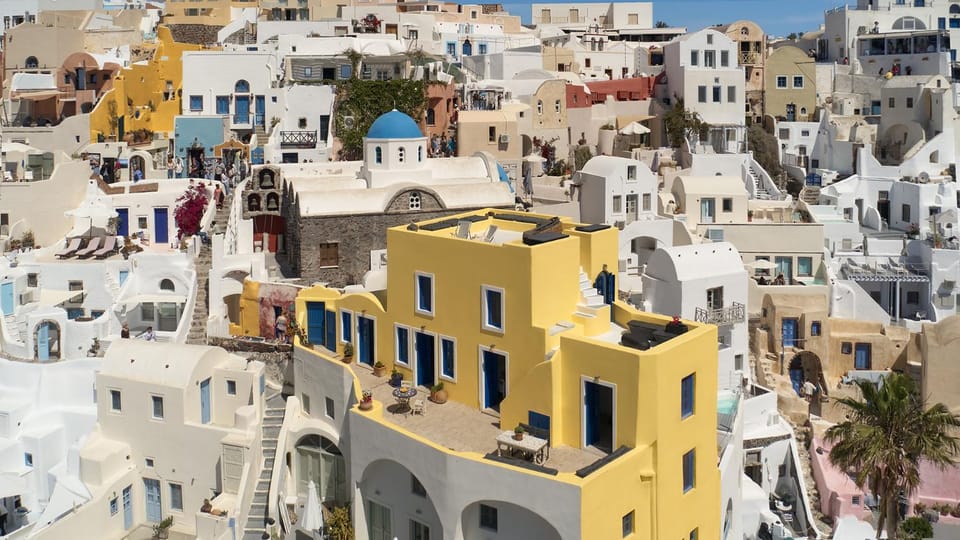 Property building, Neighbourhood, Location