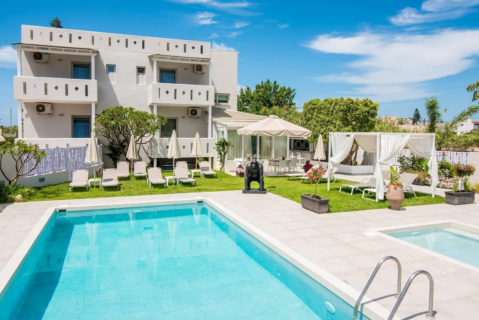 Property building, Pool view, Swimming pool