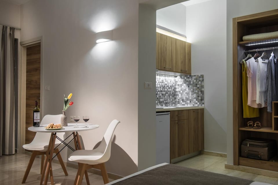 Coffee/tea facilities, Dining area, Bedroom