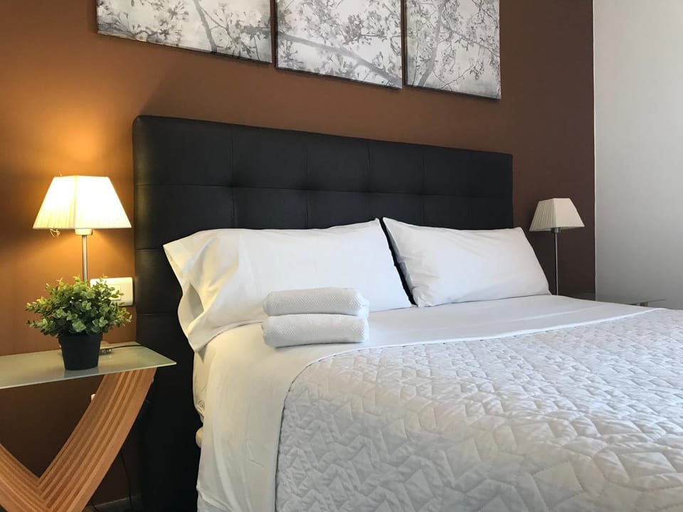 Photo of the whole room, Bedroom
