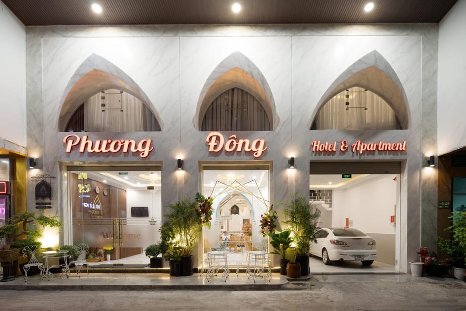 Property building, Facade/entrance, Property logo or sign