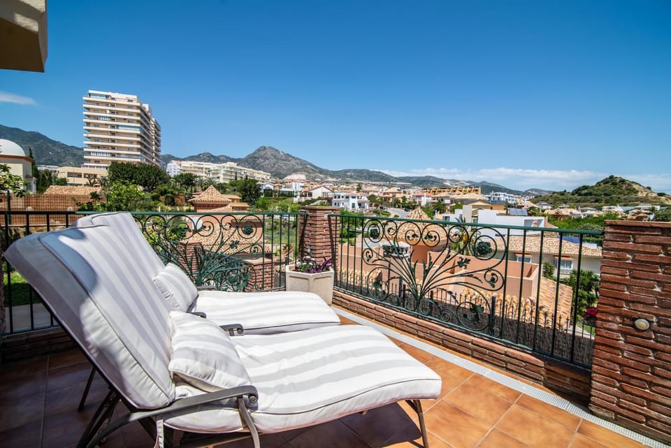View (from property/room), City view, Landmark view, Inner courtyard view