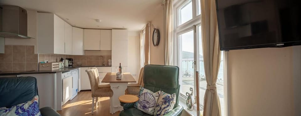 Garden Apartment, 1 Pilots Point Apartment in England