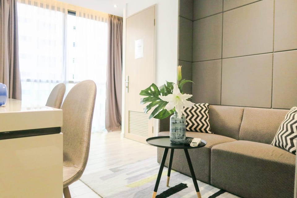 Comfy Studio 4 by Ong Realty Apartment in Singapore